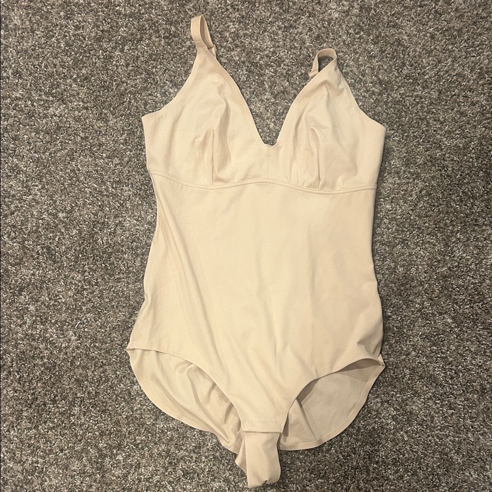 Chic Beige Ruched Shapewear